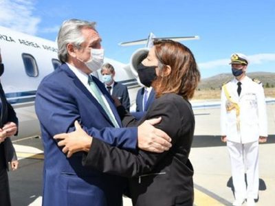 Arabela Carreras acompaña al presidente en su viaje por Rusia y China
