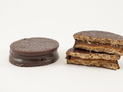 Con 3 ingredientes: alfajores exprés de dulce de leche, súper fáciles y deliciosos, una receta que es un 10