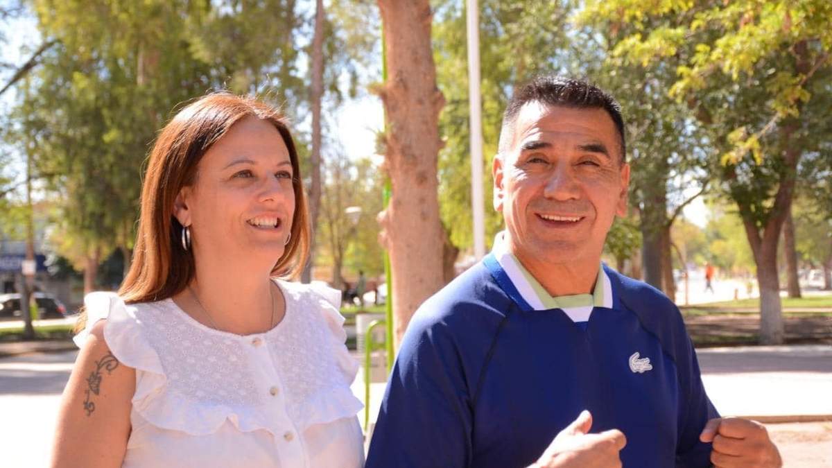 Ramón Rioseco junto con Mercedes Lamarca. Fuente: (Facebook).