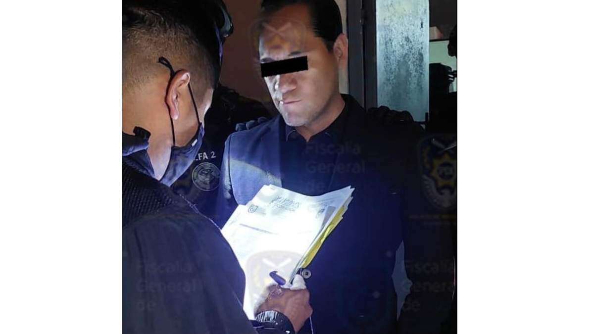 El momento en que es detenido el funcionario