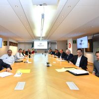 Ni una sola mujer en reunión de "Va por México"; en redes critican a los políticos y empresarios