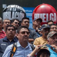 Sindicato de telefonistas acuerda prorrogar huelga para el 8 de mayo