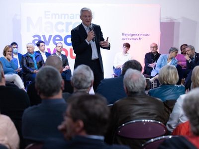 Francia urge a la UE imponer un embargo al petróleo ruso