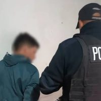 Cayó una banda criminal que actuaba en Neuquén y Cipolletti: incendiaron una casa y balearon otra