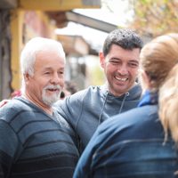 El puerta a puerta, la estrategia de Marcos Koopmann para estar más cerca de los vecinos
