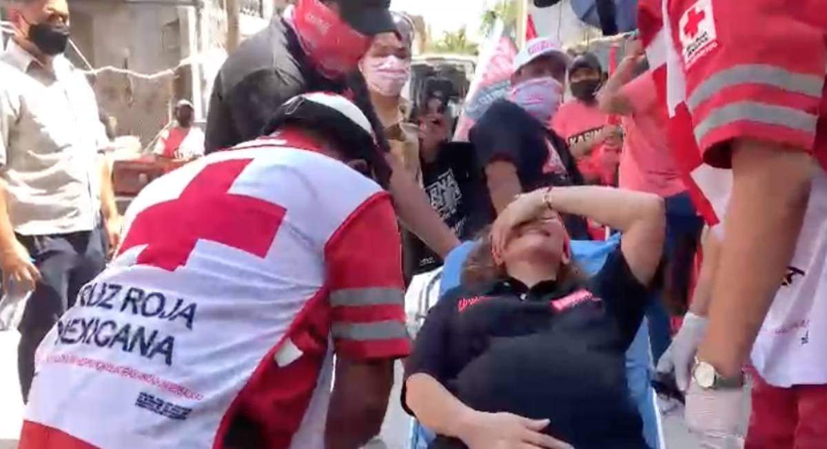 La candidata fue auxiliada por socorristas de la Cruz Roja