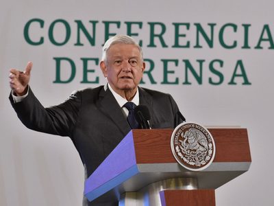 AMLO denuncia la "servil" oposición que en otros gobiernos hacía "lazos" con el crimen organizado