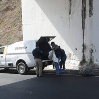 Abandonan tres cuerpos desmembrados en la Autopista del Sol