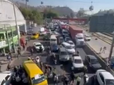 Bloquean la autopista México-Pachuca para exigir el regreso de Monserrat, desaparecida en Ecatepec