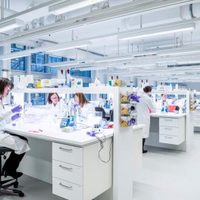 AstraZeneca inicia ensayo masivo de su vacuna financiado por EU