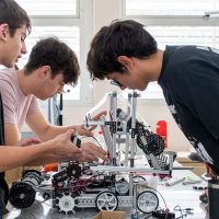 Seis alumnos de la EPET N.º  20 representarán a Argentina en la copa mundial de robótica