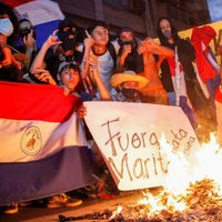 Noche de protestas en Paraguay: al menos 18 heridos dejan los choques con la policía
