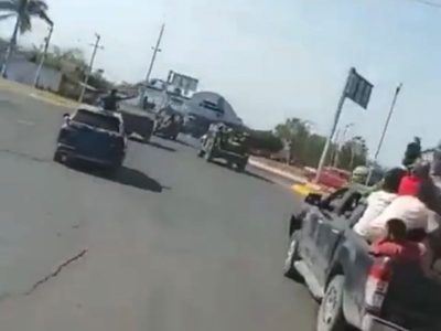 Grupo del CJNG persigue a convoy militar en Nueva Italia, Michoacán (Videos)