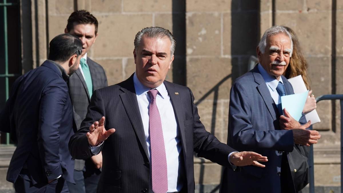Francisco Cervantes, presidente del CCE, a su llegada a la reunión de empresarios con Sheinbaum en Palacio Nacional