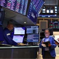 Acciones argentinas suben en Wall Street en medio de las tensiones en Medio Oriente
