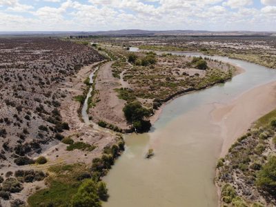 "Se están robando el agua": advierten el mal manejo del Río Chubut en Las Plumas