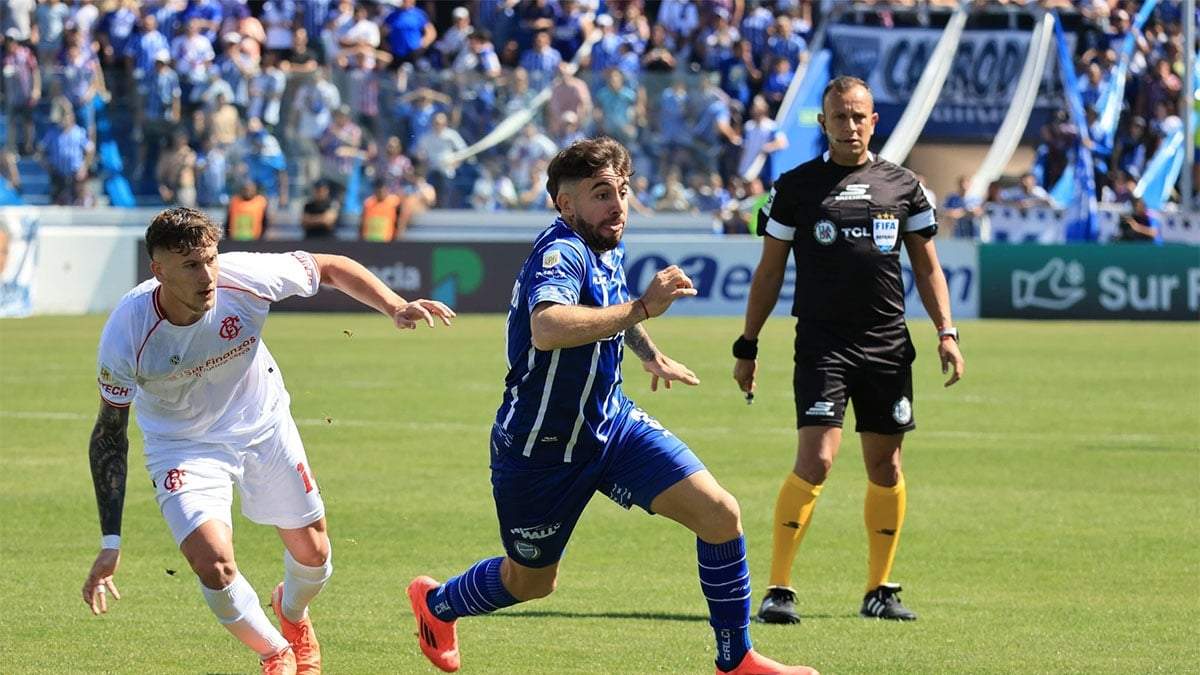 Agustín Auzmendi se le va a su marcador.
