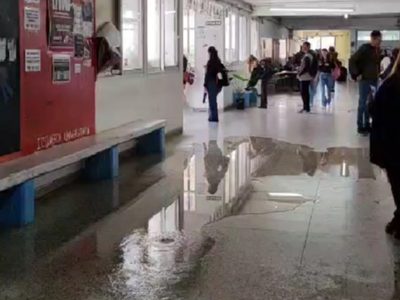 La Universidad del Comahue suspendió las actividades luego de tener pasillos y aulas inundadas por la tormenta