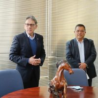 Tras ultimátum, rector de la UAEMex da posesión a contralor