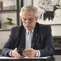 Alberto Fernández se presenta en Comodoro Py