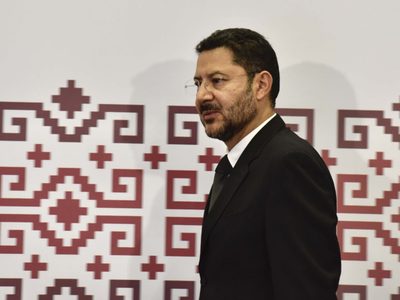 Batres presume que ya resolvió todos los problemas con los trabajadores de salud y comerciantes
