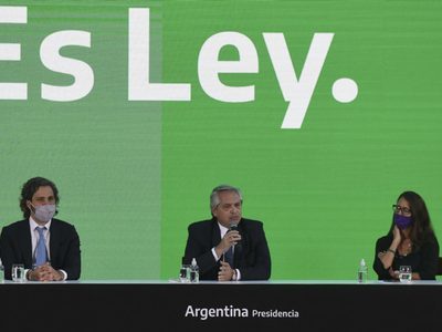 "Cumplí mi palabra": Alberto Fernández promulgó la ley de Interrupción Voluntaria del Embarazo