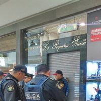 Por tercera vez, asaltan joyería en el centro comercial Santa Fe