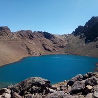 Desafío al Cerro Corona: trekking, naturaleza y gastronomía en el corazón del Norte Neuquino