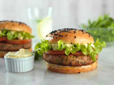 Hamburguesas de atún: resolvé la cena del domingo con esta receta que vas a amar