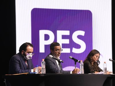 Hackean cuentas del PES en Twitter y Facebook: aparecen mensajes en apoyo a matrimonios gay