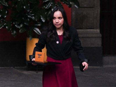 Tras ser premiada Charlyn Corral mantiene su divorcio con el Tri femenil (Video)
