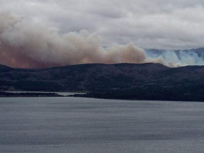 Un incendio en Tierra del Fuego toma dimensiones preocupantes