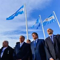 El gobernador Rolando Figueroa encabezó el acto por Malvinas y destacó el compromiso con la memoria de los héroes