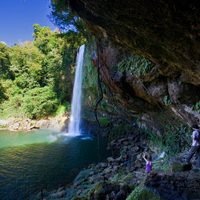 Desaparecen estudiantes de UdeG tras meterse a cascada en Chiapas