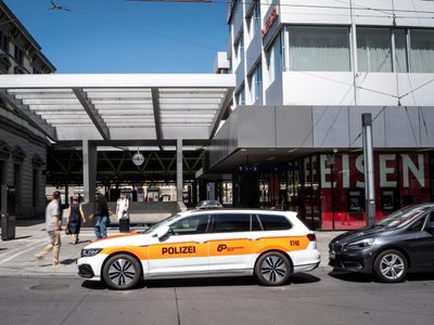 Hombre apuñala a tres personas en estación de tren de Suiza; lo califican como acto de terror