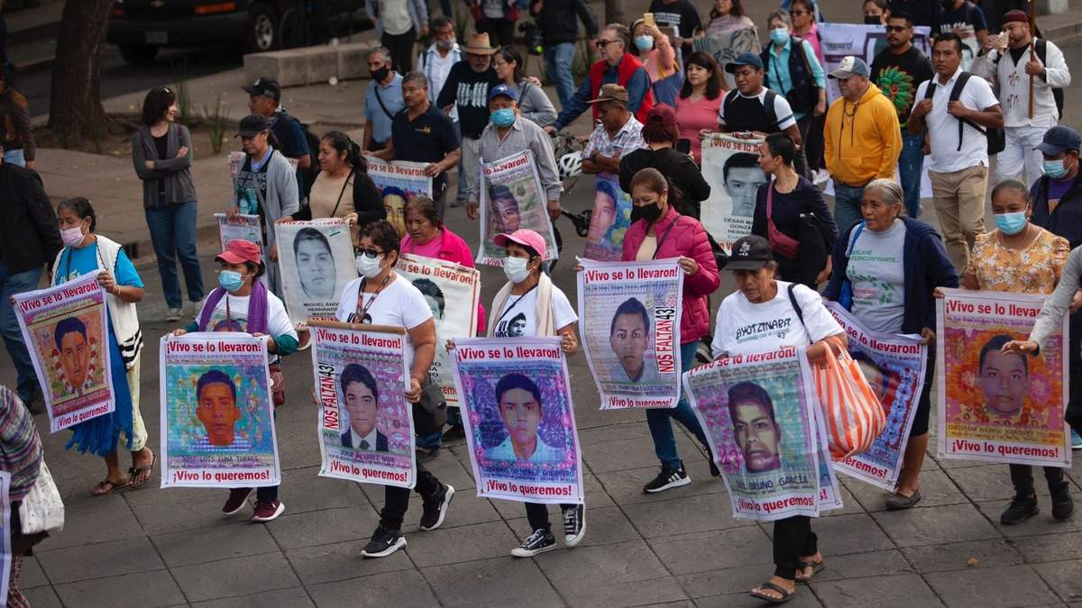Marcha por los 43 normalistas desaparecidos en Ayotzinapa