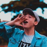 Paulo Londra fue papá de una nena y ya la visitó en el hospital