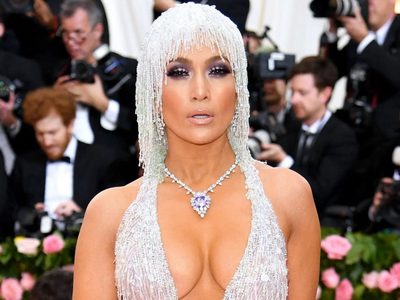 Jennifer López tiene sus trucos para lograr sus estupendas fotos y los cuenta generosamente