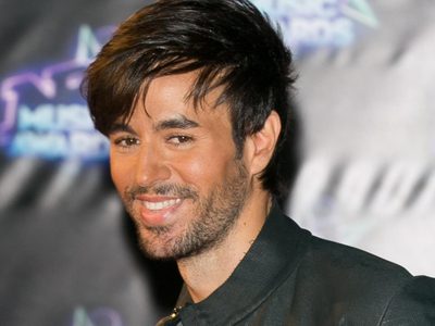 Enrique Iglesias quedó completamente avergonzado por una confesión de su propia hermana