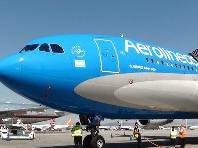 Avanza la desregulación aérea: autorizan el uso de tripulantes y aeronaves extranjeras