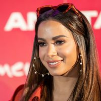 ¿Cómo pudo? Anitta infraganti en el baño con un hombre mientras el... ¡Una locura!
