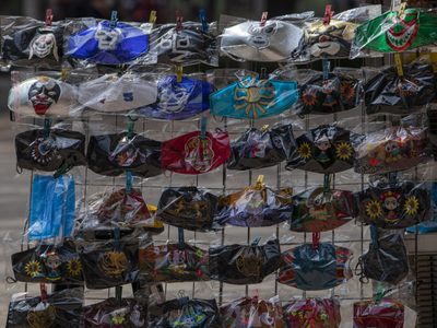 Francia desaprueba los cubrebocas artesanales que no tengan al menos 90% de filtrado de aire