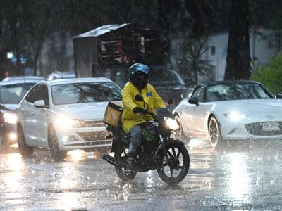 Lluvia del domingo, la más intensa desde 1952 en el Zócalo; hubo 141 encharcamientos