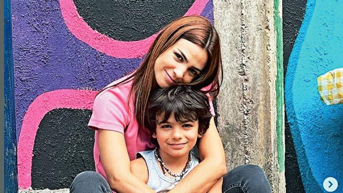 Agustina Cherri y su hijo Nilo. Fuente: (Instagram)
