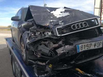 Brutal accidente: un reconocido periodista viajaba con su hija a la playa y chocó con su automóvil