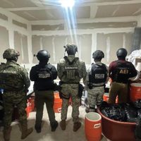 Desmantelan laboratorio de metanfetamina en zona residencial de Tijuana