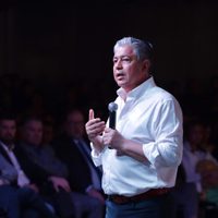 Figueroa alertó sobre el crecimiento de la matrícula educativa y la necesidad de nuevas aulas en Neuquén
