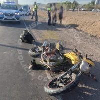 Fuerte choque "por alcance" entre una moto y una camioneta en la ruta 7