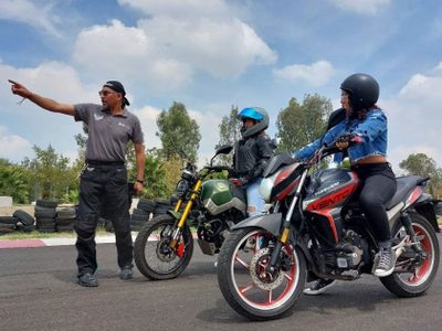 Presentan modificaciones al reglamento de tránsito para motocicletas y motonetas en CDMX