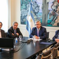 Fernández encabeza una reunión con líderes del Mercosur en alerta por el coronavirus